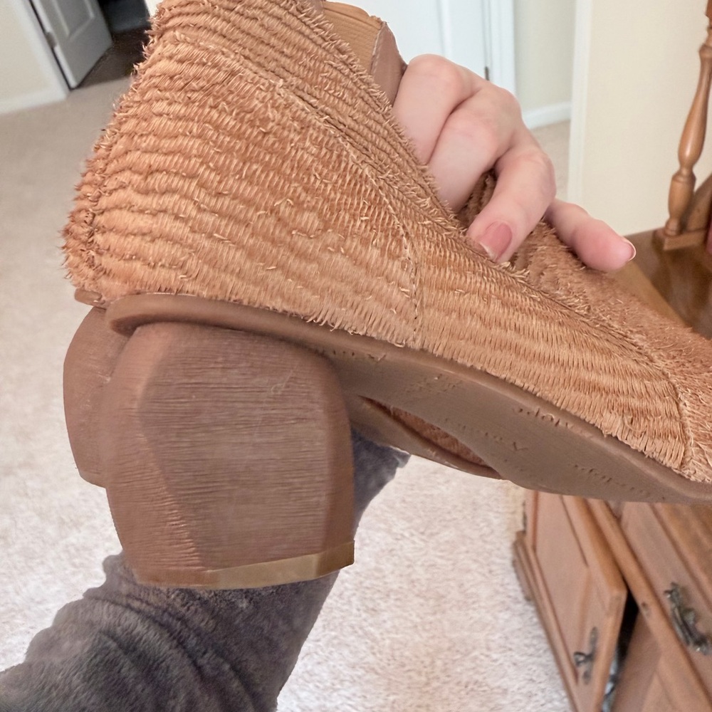 Antelope Peri Ankle Booties - Picture 11 of 16